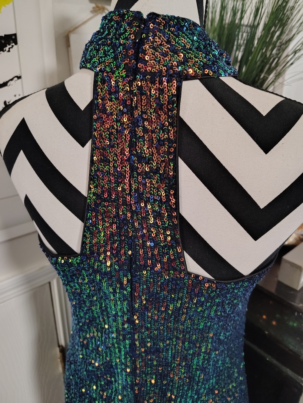 Caché Sequin Halter Mini Dress Iridescent Women's XS Mermaidcore Retro Stretch - Picture 3 of 9